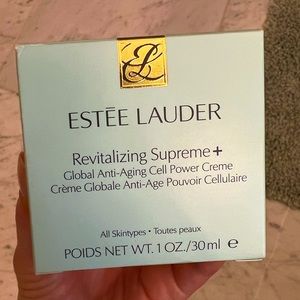Estée Lauder Revitalizing Supreme + Youth Power Crème